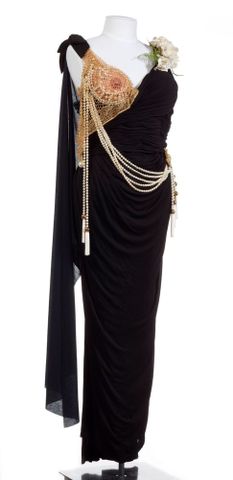 Gown, mid 1970s, Wellington, by Frank Lund. Purchased 2003. CC BY-NC-ND licence. Te Papa (GH014530/1)