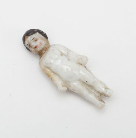 Pudding Doll - head and body glued together, maker unknown. Gift of Beverley Randell Price, 2009. CC BY-NC-ND licence. Te Papa (GH012256)
