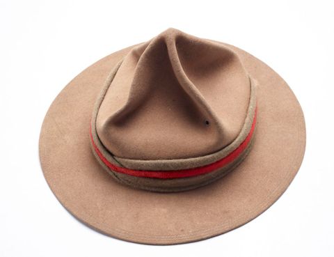 Hat, Felt, Peaked Crown, Type 3, 1917, England. Vero & Everitt Ltd. Gift of J H Christie, 1965. Te Papa