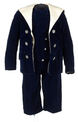 Boy’s sailor suit, late 1800s. Maker unknown. Gift of Mrs Harkness, 1966. Te Papa