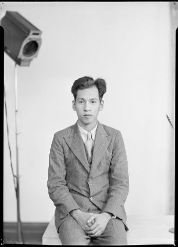Portrait of a Chinese man, circa 1930s, Wellington, by Cuba Photographic Studio. Purchased 1998 with New Zealand Lottery Grants Board funds. No known copyright. Te Papa (B.046894)