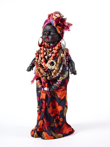 Voodoo doll, maker unknown. Gift of Robin Waerea and Jurgen Hoffman on behalf of Carmen Tione Rupe, 2013. Te Papa (GH017759)