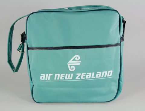 Air New Zealand flight bag, circa 1980, commissioned by Air New Zealand. Purchased 1998. CC BY-NC-ND licence. Te Papa (GH009085)