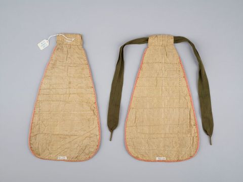 Pockets, circa 1760, England, maker unknown. Gift of the Wellington Embroiderer's Guild Inc., 2002. CC BY-NC-ND licence. Te Papa (GH007784)