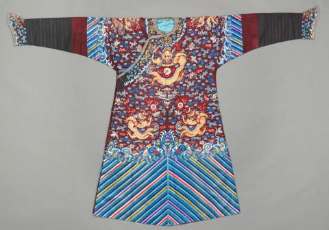 Chinese Dragon Robe, Late Ch'ing dynasty, late 1800s/early 1900s, China. Maker unknown. Purchased 1926. Te Papa