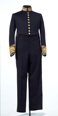 black and gold court dress of the privy council Queen Victoria's Privy Council dress  Queen.Victoria.Roses