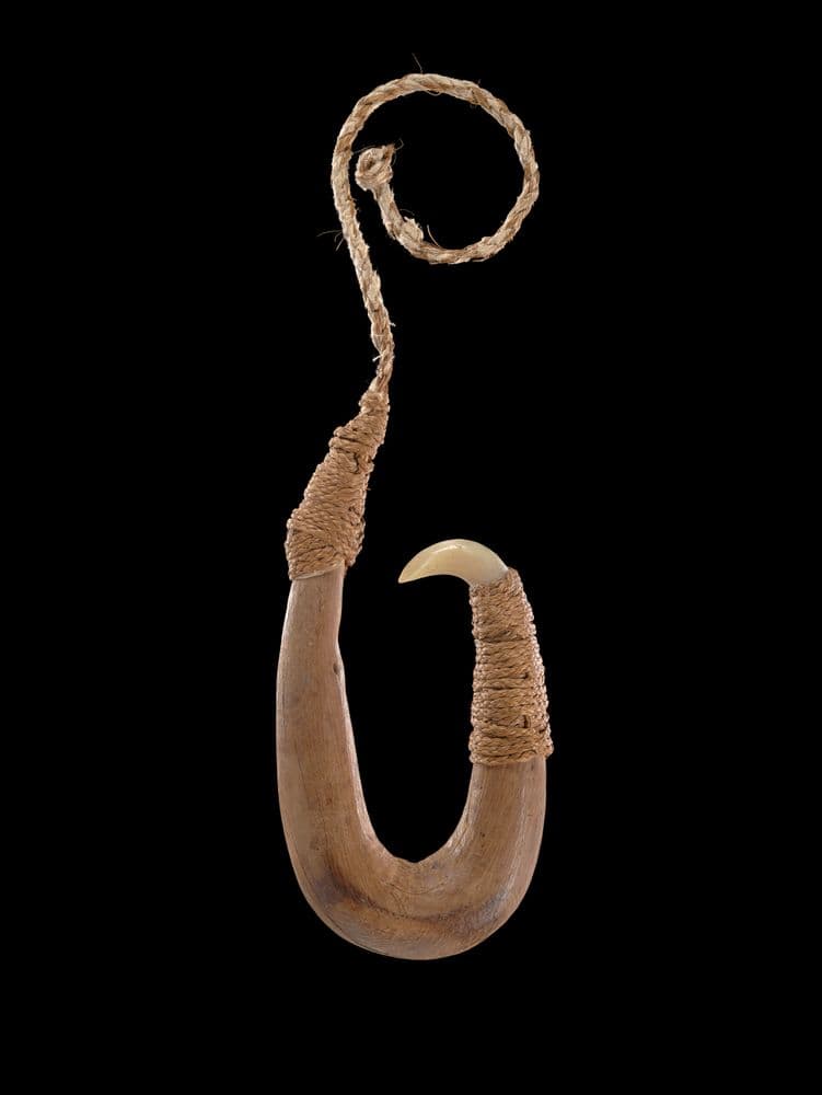 Matau (fishhook) | Collections Online - Museum of New Zealand Te Papa  Tongarewa