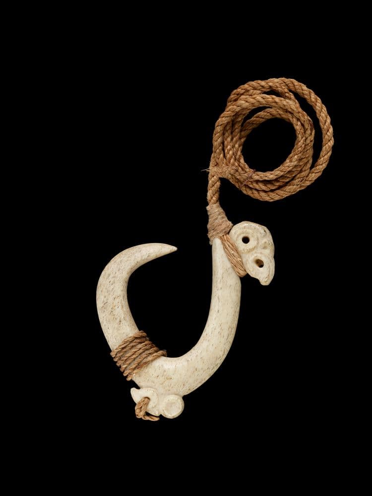 Matau (fish hook) | Collections Online - Museum of New Zealand Te